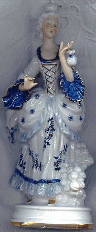 china statuette of C18 lady: front view
